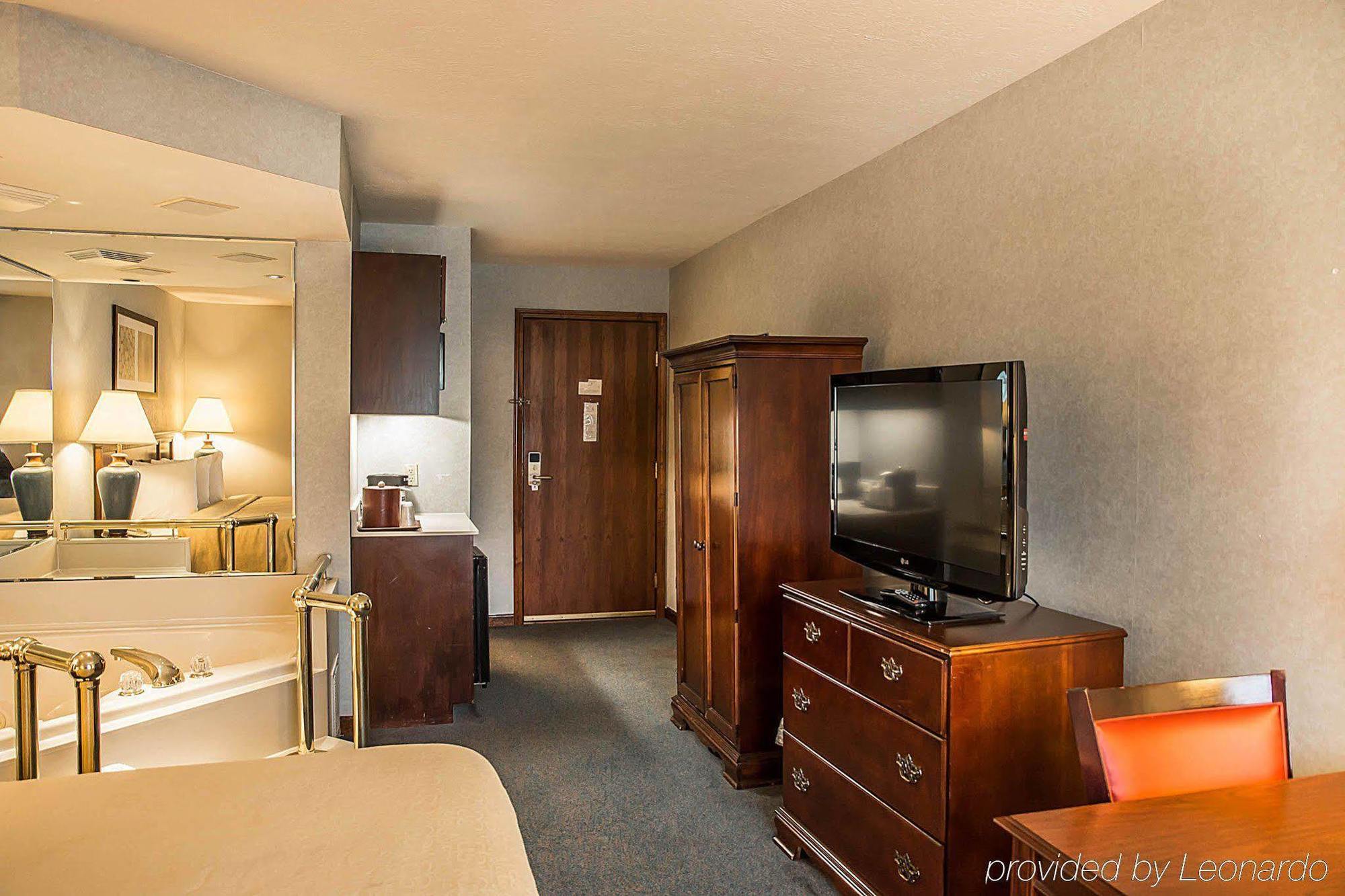 Quality Inn & Suites Cincinnati I-275 Springdale Dış mekan fotoğraf