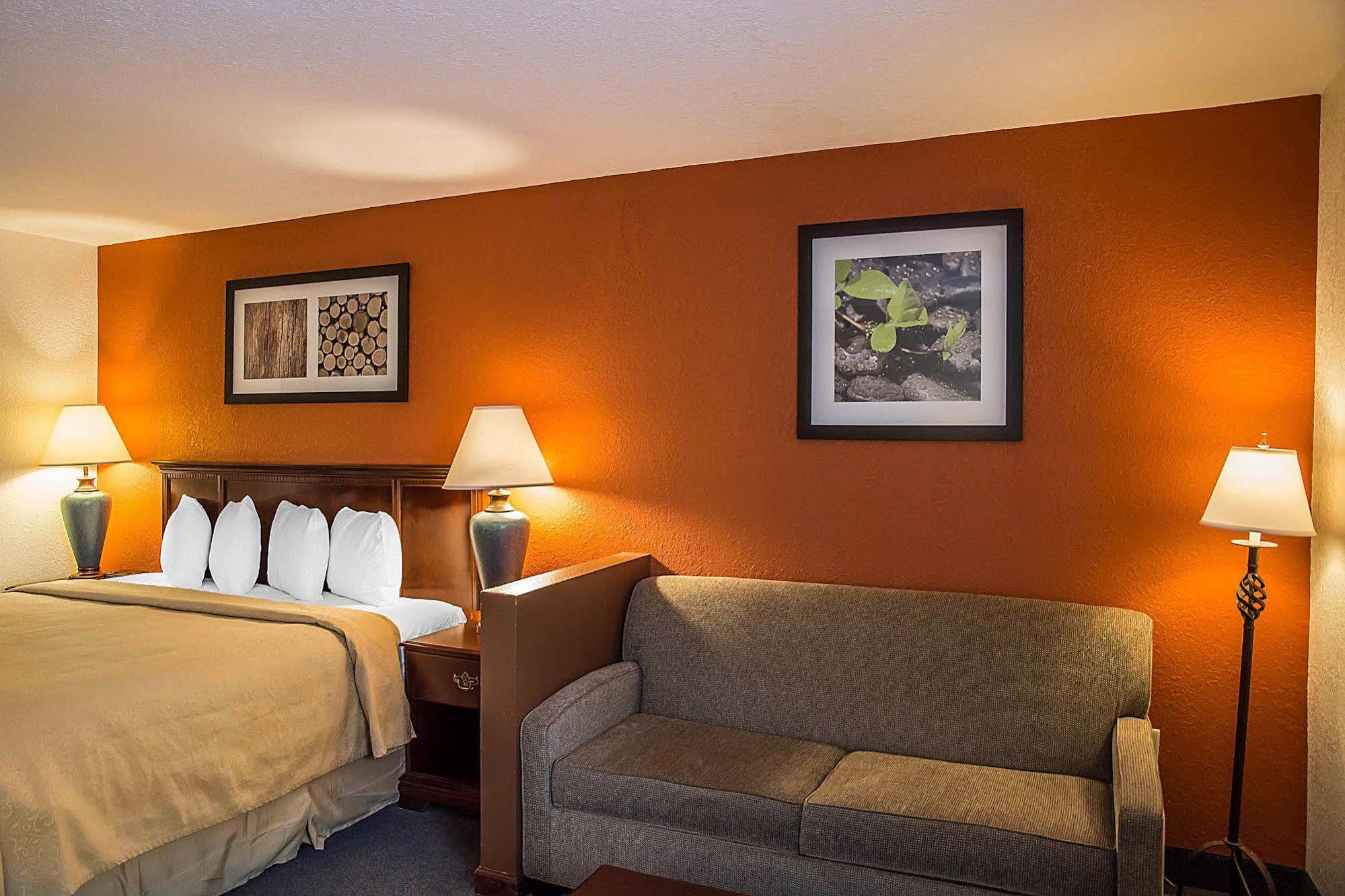 Quality Inn & Suites Cincinnati I-275 Springdale Dış mekan fotoğraf